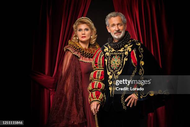 historische koning en koningin in studio spruit - king and queen of the netherlands visit italy day three stockfoto's en -beelden