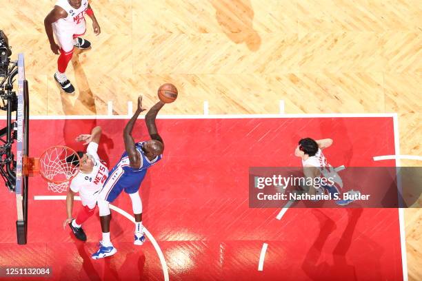 Dewayne Dedmon of the Philadelphia 76ers drives to the basket during the game against the Brooklyn Nets on April 9, 2023 at Barclays Center in...