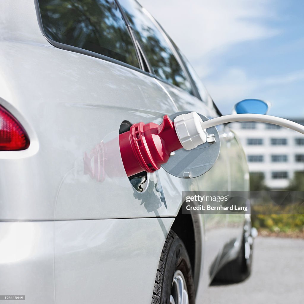 Loaded Rear Electric Car Getting Loaded Rear View High-Res Stock Photo - Getty Images