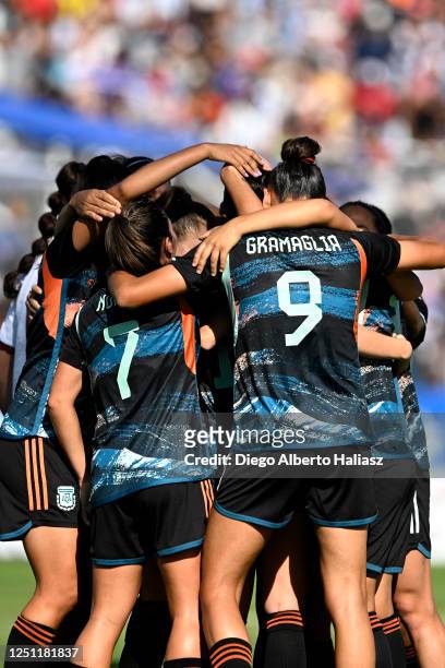Players of Argentina celebrate the team's first goal scored by Sophia Braun during an international friendly match between Argentina and Venezuela at...