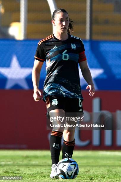 Aldana Cometti of Argentina controls the ball during an international friendly match between Argentina and Venezuela at Estadio Carlos Augusto...