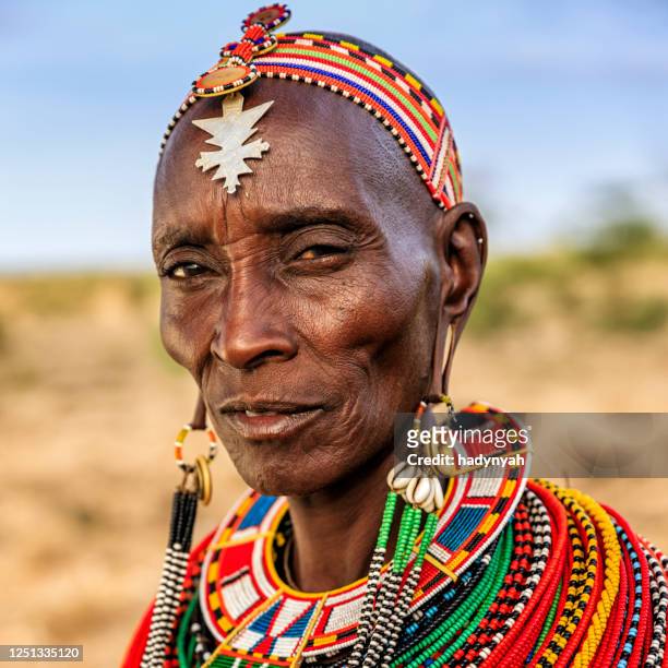 mujer africana de la tribu samburu, kenia, africa - a beautiful masai woman fotografías e imágenes de stock
