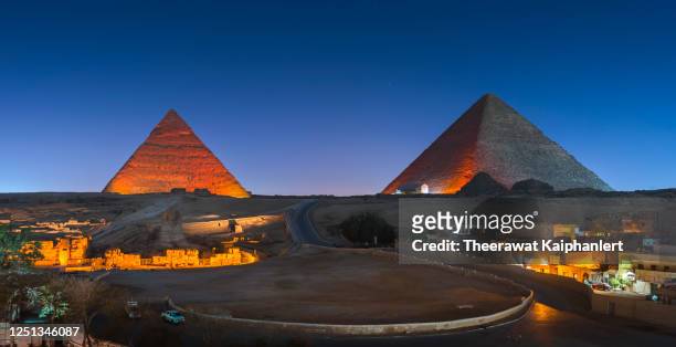 panoramic egypt skyline during the night - giza fotografías e imágenes de stock