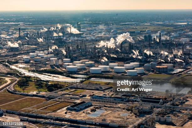 american refinery aerial - gulf coast states stock pictures, royalty-free photos & images