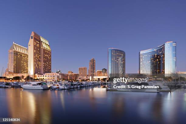 san diego skyline und marina - san diego stock-fotos und bilder