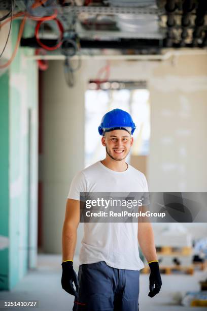 constructeur dans le casque - maçon photos et images de collection