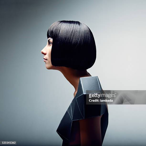 mode-porträt der frau in futuristisch-kleid - female model attitude face on stock-fotos und bilder