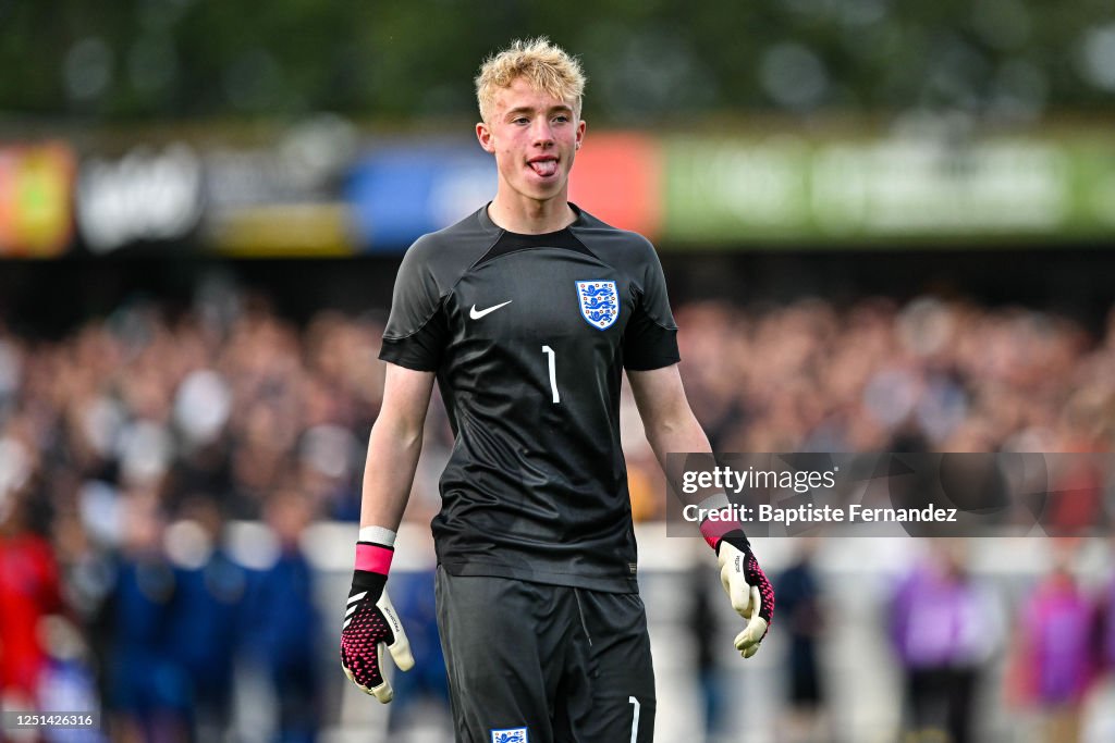 Man City set to sign 15-year-old goalkeeper