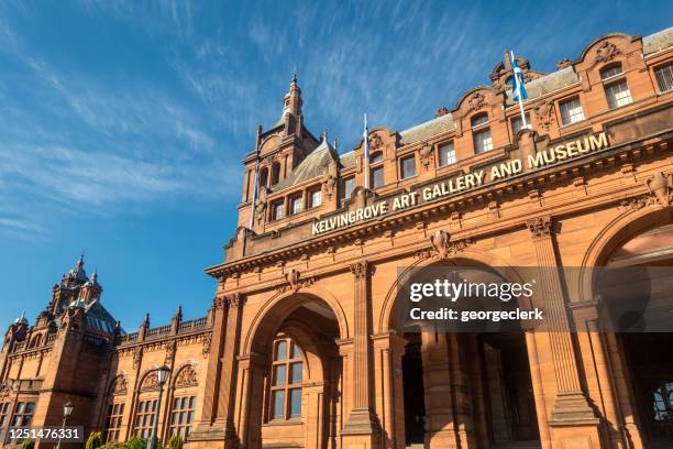 entrada a la galería de arte y al museo kelvingrove - kelvingrove fotografías e imágenes de stock