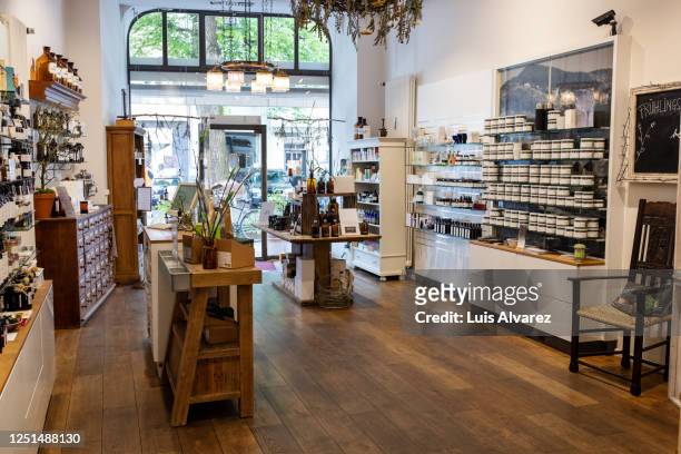 homeopathic drugstore interior - negozio foto e immagini stock