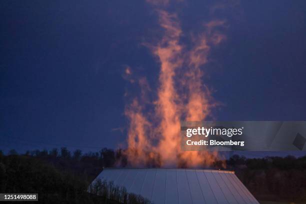 Water vapor vises from the hybrid cooling tower at the Neckarwestheim 2 Nuclear Power Station, operated by EnBW Energie Baden-Wuerttemberg AG, in...