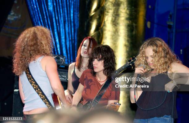 Cassidy and Antigone Rising perform at The Supper Club on May 18, 2005 in New York City.