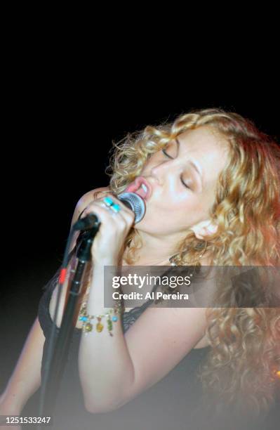 Cassidy and Antigone Rising perform at The Supper Club on May 18, 2005 in New York City.