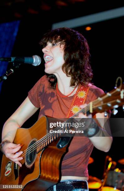 Kristen Henderson and Antigone Rising perform at The Supper Club on May 18, 2005 in New York City.