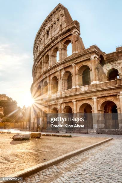 colosseum, rome - kolosseum stock-fotos und bilder