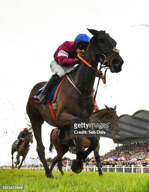 Meath , Ireland - 10 April 2023; Defi Bleu, with Gavin Brouder up, during the BoyleSports Irish Grand National Steeplechase on day three of the...