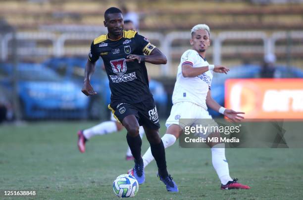 Bruno Barra of Volta Redonda FC competes for the ball with Biel of EC Bahia during the Third Round First Leg - Copa do Brasil match between Volta...
