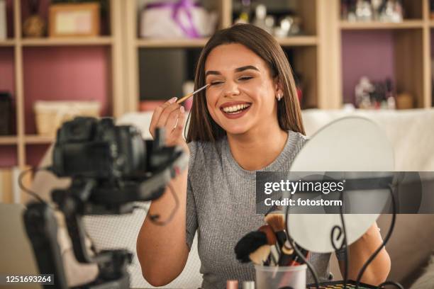 getting your make-up ready for the photo shoot session - tutorial stock pictures, royalty-free photos & images