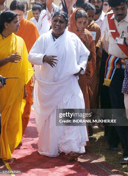337 Sri Mata Amritanandamayi Devi Amma Stock Photos High Res Pictures 337-sri-mata-amritanandamayi-devi-amma-stock-photos-high-res-pictures