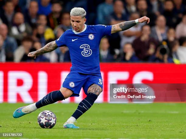 Enzo Fernandez of Chelsea FC controls the ball during the UEFA Champions League quarterfinal first leg match between Real Madrid and Chelsea FC at...