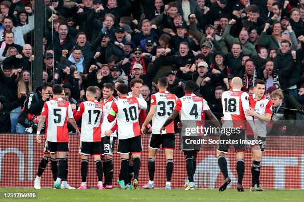 Mats Wieffer of Feyenoord celebrates 1-0 with Santiago Gimenez of Feyenoord, Oussama Idrissi of Feyenoord, Alireza Jahanbakhsh of Feyenoord, Orkun...