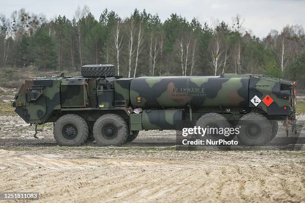 M978 Tank Rack Module View of the U.S. Army Oshkosh HEMTT M978 9,500-liter capacity fuel ...