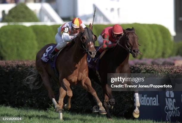 Puerto Rican Jockey John Valezquez riding Da Hoss winning the Breeders' Cup Mile at Churchill Downs, 7th November 1998. Placed second Panamanian...