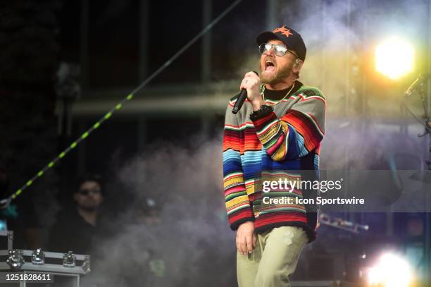 Damac Rapper Mac (Rapper) Photos and Premium High Res Pictures - Getty Images