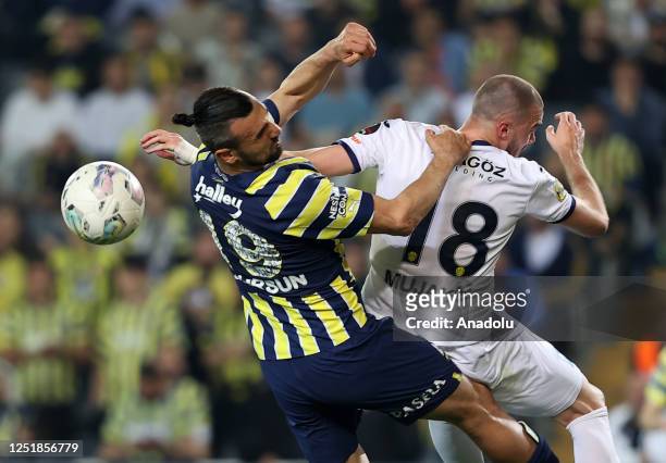 Serdar Dursun of Fenerbahce in action against Mujakic of MKE Ankaragucu during Turkish Super Lig match between Fenerbahce and MKE Ankaragucu at Ulker...