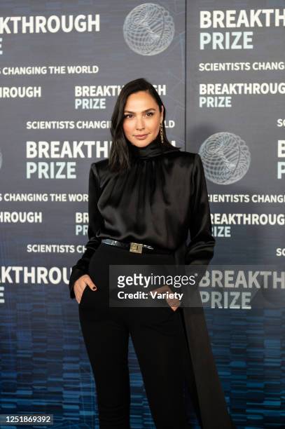 Gal Gadot at the Ninth Annual Breakthrough Prize Ceremony held at the Academy Museum of Motion Pictures on April 15, 2023 in Los Angeles, California.