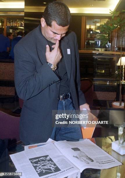 Jose Luis Chilavert, captain of the Paraguayan soccer team, passes time in the International Hotel in Asuncion, 01 June 2000. Jose Luis Chilavert,...