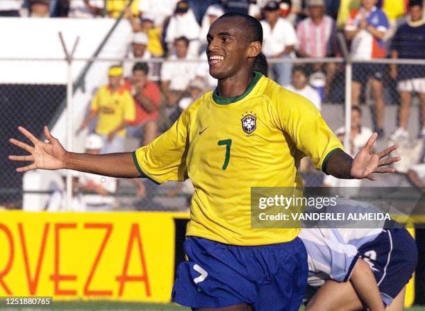 Brazilian soccer player Ewerton Henriques celebrates a goal in Portoviego, Ecuador 28 January 2001. El judador brasileno Ewerton Henriques festeja su...