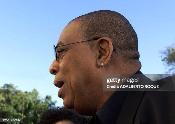 Cuban pianist Chucho Valdes talks to the press before the beginning of the "Hot" Music Festival in Havana, Cuba, 08 March 2001. El pianista cubano...