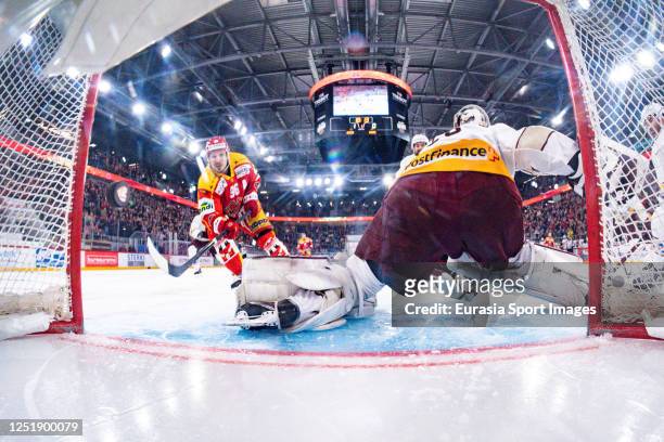 Damien Brunner of Biel scoring the 2-0 during the Swiss Ice Hockey National League match between EHC Biel-Bienne and Geneve-Servette HC at Tissot...