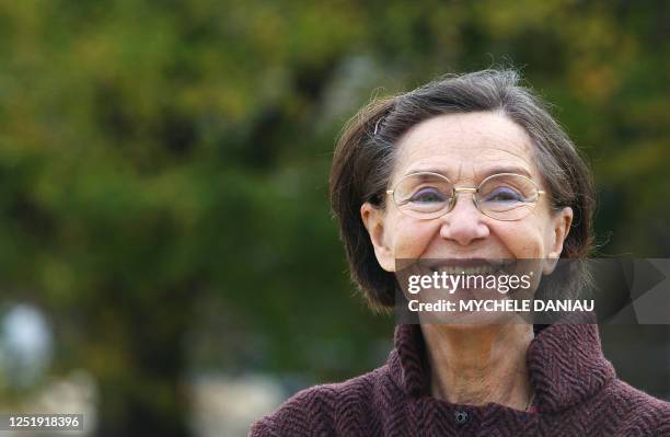Kit Riva Actress Abbaye Blanche Stock-Fotos und Bilder - Getty Images