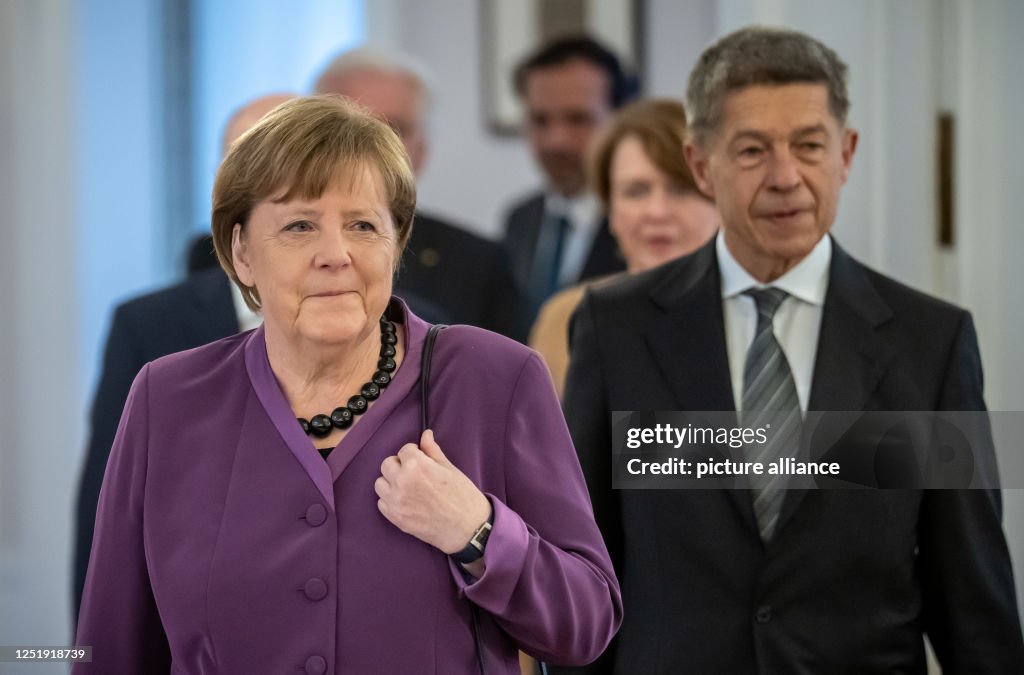 Che Merkel Angela Merkel, , former German Chancellor, arrives alongside her ...