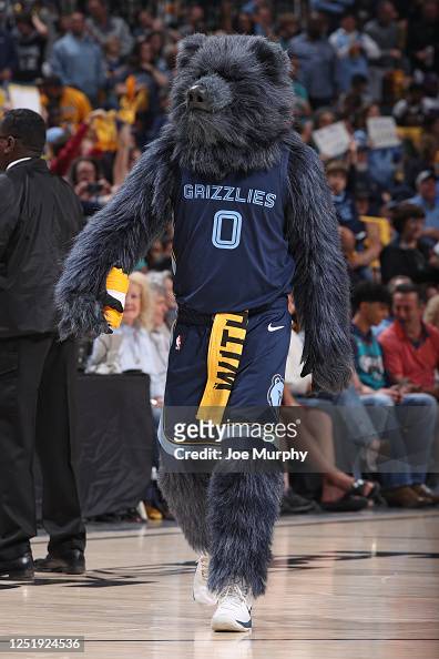 609 Mascot Grizz Stock Photos, High-Res Pictures, and Images - Getty Images