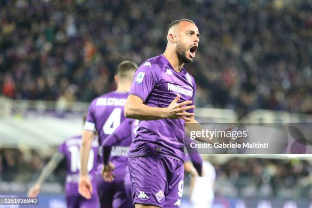 Arthur Mendonça Cabral of ACF Fiorentina celebrates after scoring a goal during the Serie A match between ACF Fiorentina and Atalanta BC at Stadio...