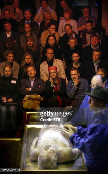 Professor Gunther von Hagens performs Britain's first public autopsy in 172 years at the Old Truman brewery in London's east end ,20 November...