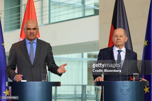 Olaf Scholz, German chancellor, right, and Alain Berset, Switzerland's president, during a joint news conference in Berlin, Germany, on Tuesday,...