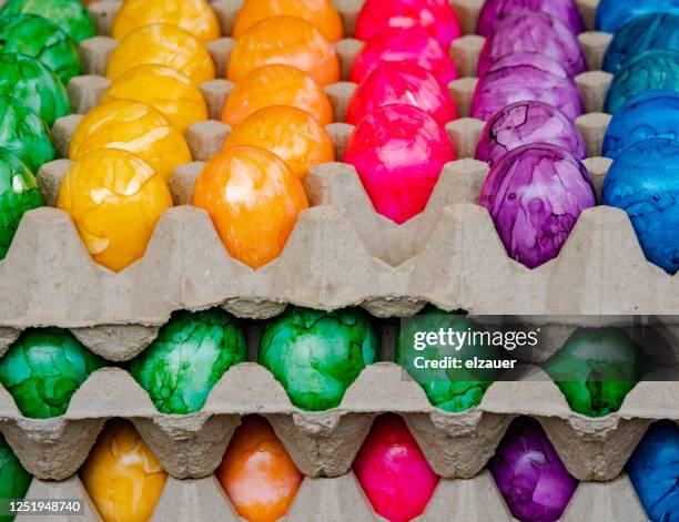 vivid colorful multicolor painted easter chicken eggs - eier bunt stock-fotos und bilder
