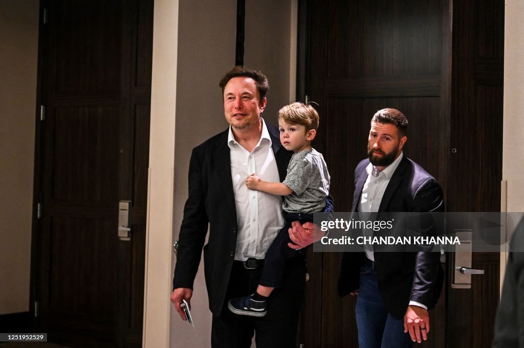 US-tech-Twitter-marketing-advertising-internet-computers