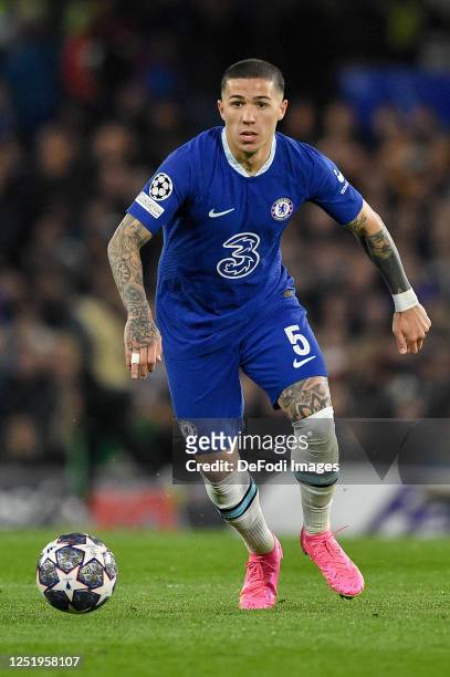 Enzo Fernandez of Chelsea FC controls the ball during the UEFA Champions League quarterfinal second leg match between Chelsea FC and Real Madrid at...