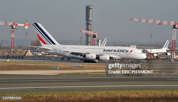 An Air France A380, the world's largest civilian airliner, takes off on November 20, 2009 at Roissy Charles-de-Gaulle airport outside Paris, on its...