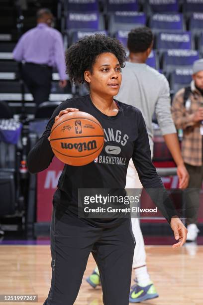 Assistant Coach Lindsey Harding of the Sacramento Kings warms up before the game against the Brooklyn Nets on November 15, 2022 at Golden 1 Center in...