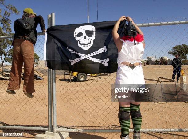 Woomera Detention Center Photos and Premium High Res Pictures - Getty ...