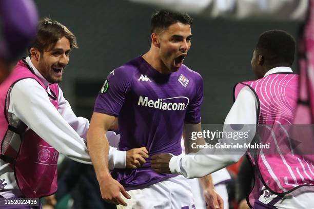 Riccardo Sottil of ACF Fiorentina celebrates after scoring a goal during the UEFA Europa Conference League quarterfinal second leg match between ACF...