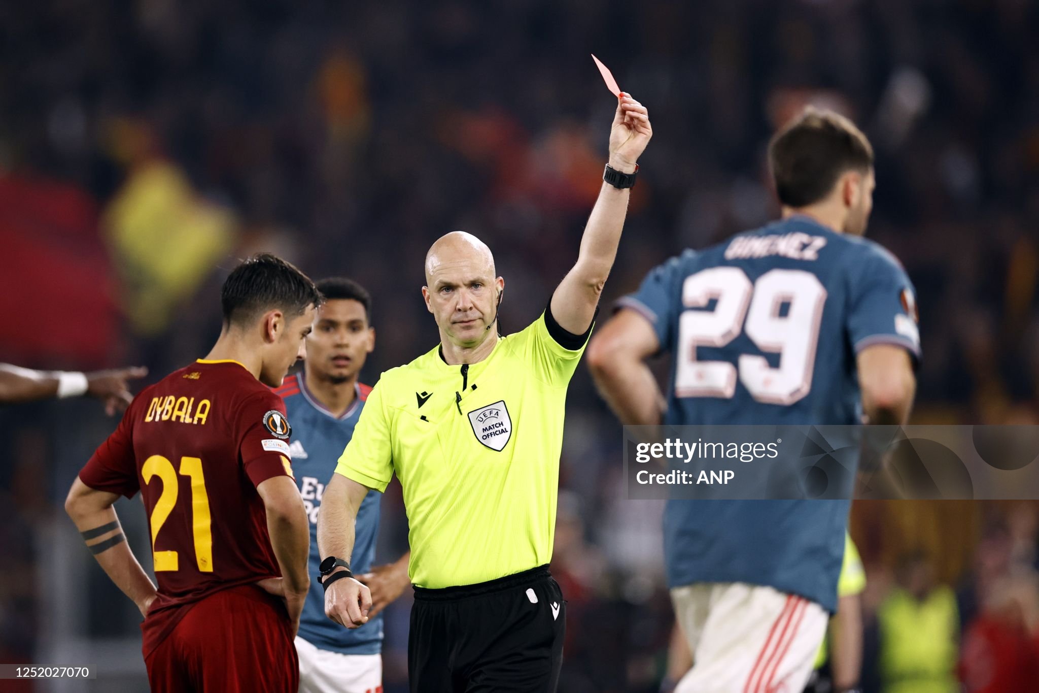Referee who gave Giménez a red card to officiate Feyenoord again