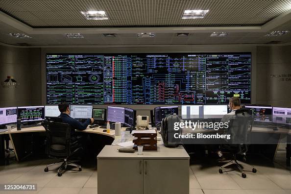 Dam Control Rom The control room for the Itaipu hydroelectric dam in Foz do Iguacu ...