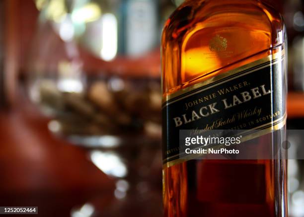 107 Johnnie Walker Black Label Whisky Stock Photos, High-Res Pictures, and  Images - Getty Images